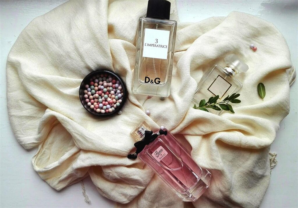 Duft ist mehr als nur ein Geruch – er ist Ausdruck der Persönlichkeit, weckt Erinnerungen und verleiht dem persönlichen Stil den letzten Schliff. EU Fragrance hat sich als vertrauenswürdige Anlaufstelle für Parfümliebhaber etabliert und bietet eine große Auswahl an authentischen Düften zu attraktiven Preisen.